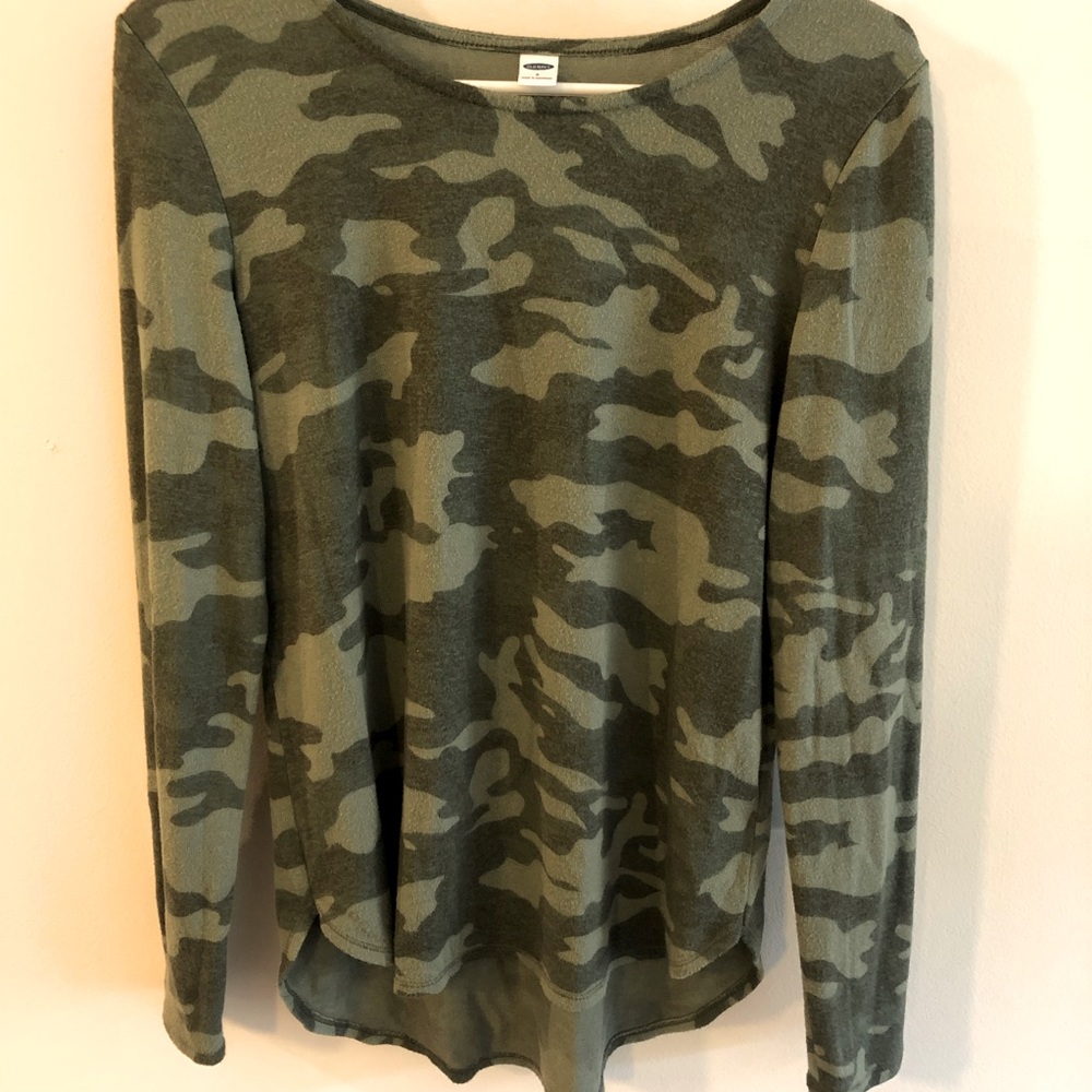 EUC Old Navy Camo Long Sleeve T